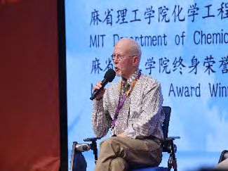 Barry Johnston 教授与 MSRA 学员及家长分享